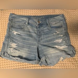 American Eagle Distressed Tomgirl Jean Shorts Size 16